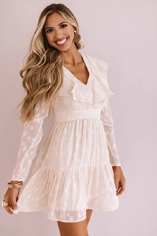 Can't Stop The Kisses Shift Dress In Cream